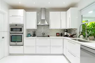 1617 NE 157th Ter, North Miami Beach, FL 33162 - Photo 9