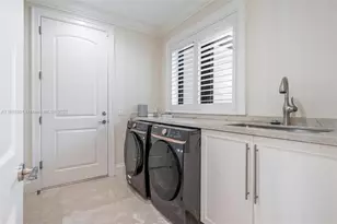 2381 NE 24th St, Lighthouse Point, FL 33064 - Photo 21