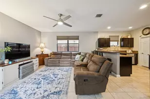 627 SE 34th Ave, Homestead, FL 33033 - Photo 3