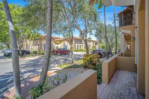 14634 SW 5th St, Pembroke Pines, FL 33027 - Photo 5