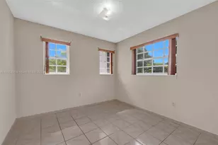 2050 NE 140th St, North Miami Beach, FL 33181 - Photo 15