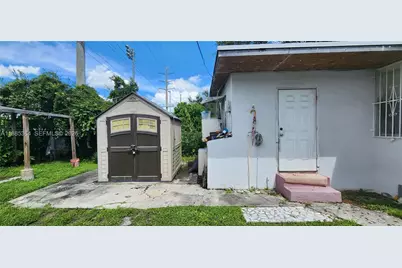 405 NW 64th St, Miami, FL 33150 - Photo 13