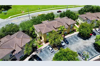 2851 W Prospect Rd #704, Tamarac, FL 33309 - Photo 5