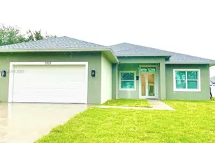 1013 SW Deauville Ave, Port Saint Lucie, FL 34953 - Photo 1