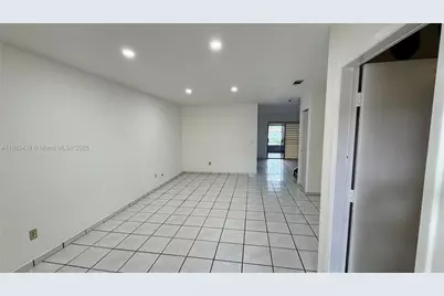 2531 W 60th Pl #105-18, Hialeah, FL 33016 - Photo 27