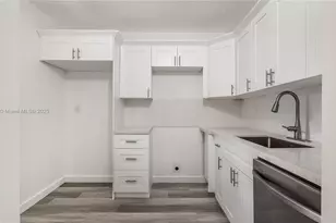 1820 SW 81st Ave, North Lauderdale, FL 33068 - Photo 9