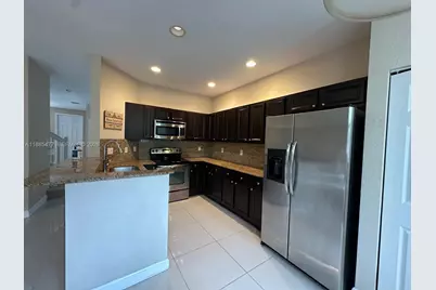 1026 NE 207th Ter #1026, Miami, FL 33179 - Photo 5