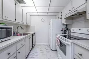 13255 SW 7th Ct, Pembroke Pines, FL 33027 - Photo 9