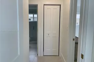 462 Golden Isles Dr, Hallandale Beach, FL 33009 - Photo 13