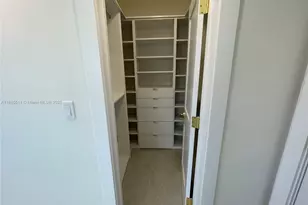 462 Golden Isles Dr, Hallandale Beach, FL 33009 - Photo 17