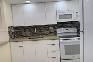 5401 Collins Ave, Miami Beach, FL 33140 - Photo 25