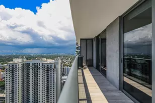 45 SW 9th St, Miami, FL 33130 - Photo 3