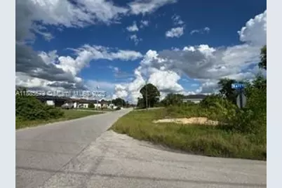 3913 14th St SW, Other City - In The State Of Florida, FL 33976 - Photo 11