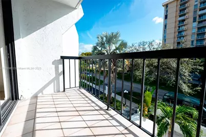 2345 NE 135th St #307, North Miami, FL 33181 - Photo 17