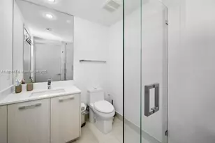 55 SW 9th St, Miami, FL 33130 - Photo 17