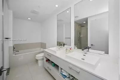 55 SW 9th St #3506, Miami, FL 33130 - Photo 11