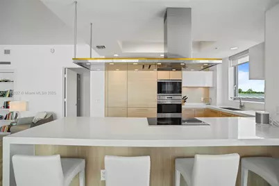 17111 Biscayne Blvd #401, North Miami Beach, FL 33160 - Photo 13