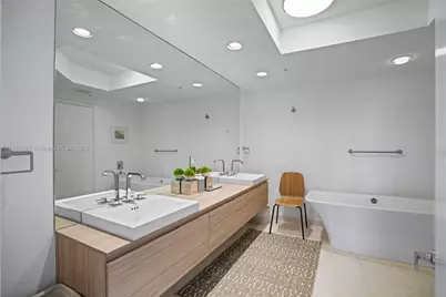 17111 Biscayne Blvd #401, North Miami Beach, FL 33160 - Photo 23