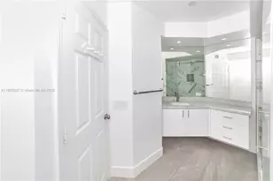 17150 N Bay Rd, Sunny Isles Beach, FL 33160 - Photo 23