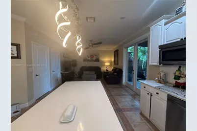 250 NW 151st Ave, Pembroke Pines, FL 33028 - Photo 21