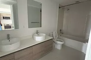 121 NE 34th St, Miami, FL 33137 - Photo 13