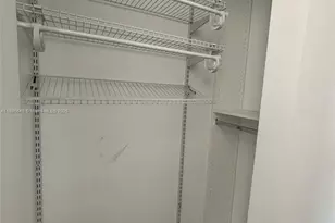 121 NE 34th St, Miami, FL 33137 - Photo 11