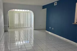 10245 NW 9th St Cir, Miami, FL 33172 - Photo 5