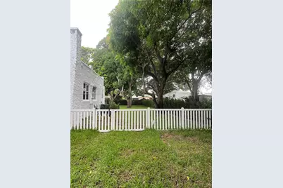 130 SW 1st Ave #130, Hallandale Beach, FL 33009 - Photo 7