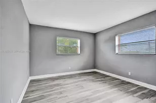 13980 NE 2nd Ct, Miami, FL 33161 - Photo 11