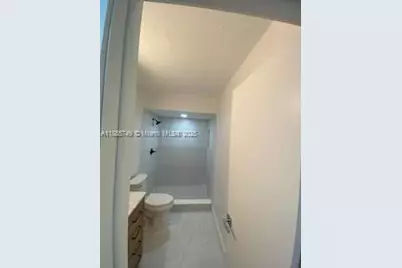 241 Wimbledon Lake Dr #241, Plantation, FL 33324 - Photo 11