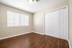100 Huron Ave, Tampa, FL 33606 - Photo 27