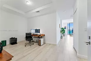 45 SW 9th St, Miami, FL 33130 - Photo 9