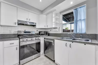 10927 SW 71st Ln, Miami, FL 33173 - Photo 15