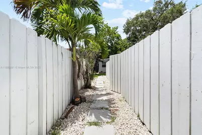 2946 SW 26th St, Miami, FL 33133 - Photo 55