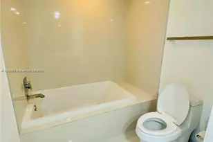 55 SW 9th St, Miami, FL 33130 - Photo 15