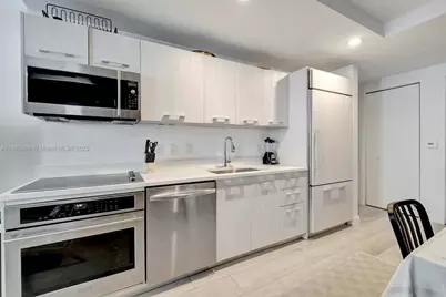 55 SW 9th St #3809, Miami, FL 33130 - Photo 17