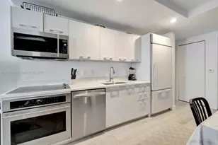 55 SW 9th St, Miami, FL 33130 - Photo 17