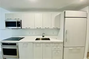 55 SW 9th St, Miami, FL 33130 - Photo 3