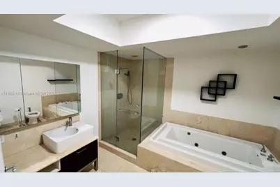 218 SE 14th St #1104, Miami, FL 33131 - Photo 7