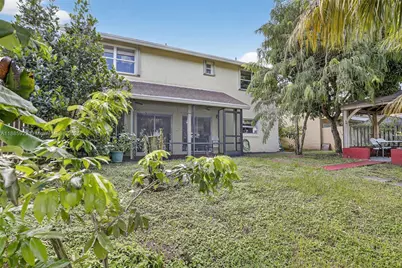 1001 SW 100th Ter, Pembroke Pines, FL 33025 - Photo 51