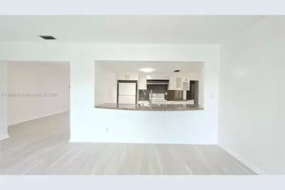 5300 SW 7th Ct, Margate, FL 33068 - Photo 5