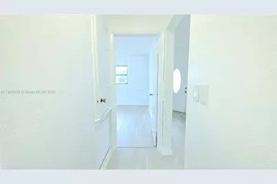 5300 SW 7th Ct, Margate, FL 33068 - Photo 13