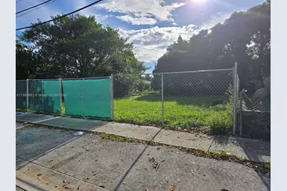 1284 NW 58th Ter, Miami, FL 33142 - Photo 7