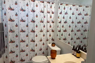 317 NW 109th Ave, Pembroke Pines, FL 33026 - Photo 9