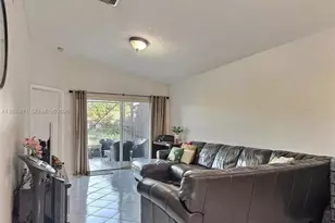 317 NW 109th Ave, Pembroke Pines, FL 33026 - Photo 7