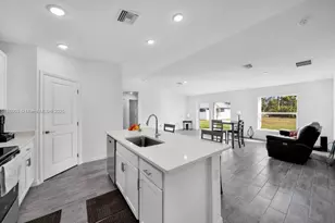 4217 NE 23rd Pl, Cape Coral, FL 33909 - Photo 5