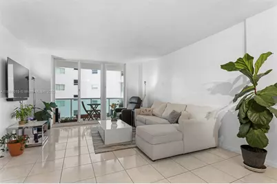 5001 Collins Ave #5E, Miami Beach, FL 33140 - Photo 3