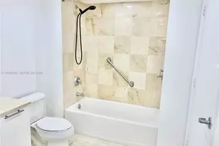 1800 N Bayshore Dr, Miami, FL 33132 - Photo 19