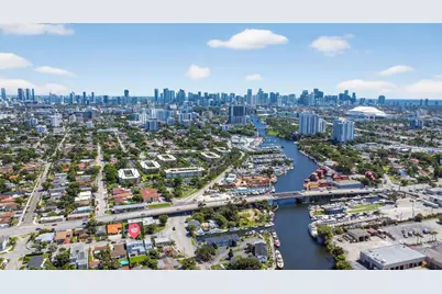 1680 NW 22nd Ct, Miami, FL 33125 - Photo 3