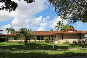 16100 W Prestwick Pl, Miami Lakes, FL 33014 - Photo 1